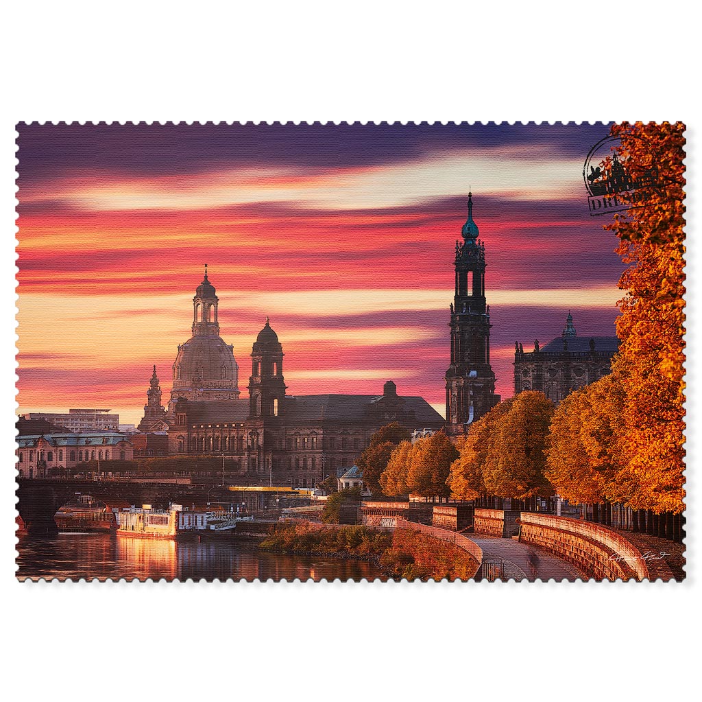 Dresden Herbstpostkarte – Abendstimmung Dresden Herbstpostkarte mit Stadtsilhouette bei farbenreicher Abendstimmung