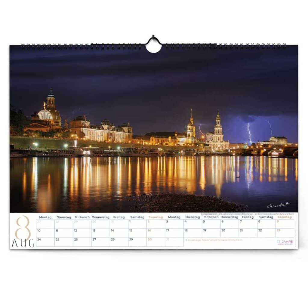 Dresdner Altstadt mit Gewitterblitzen bei Nacht – Dresden Kalender 2026 A3