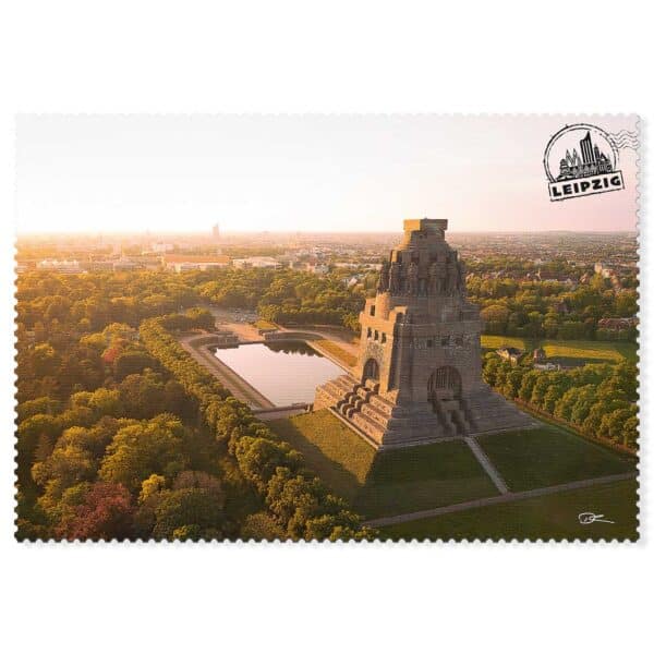 Leipzig Postkarte Völkerschlachtdenkmal – Historisches Wahrzeichen in stimmungsvoller Beleuchtung.